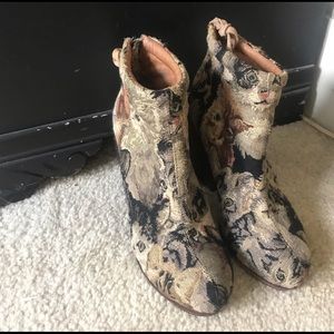 Jeffrey Campbell kitten tapestry booties